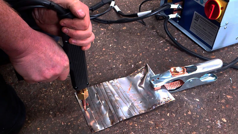 Spotter pour principe de travail de soudage par points unilatéral