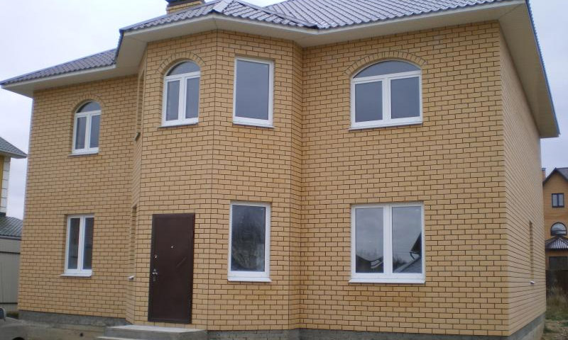 Estimations et commentaires des développeurs sur les maisons en briques