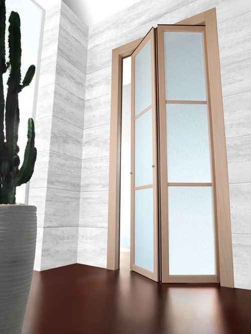 Portes pliantes de la salle de bain