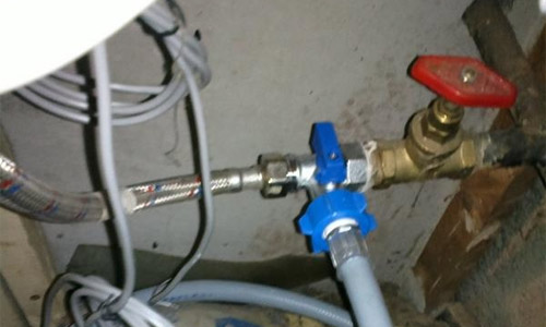 Connexion du lave-linge à la cuvette des toilettes Connexion du lave-linge à la cuvette des toilettes