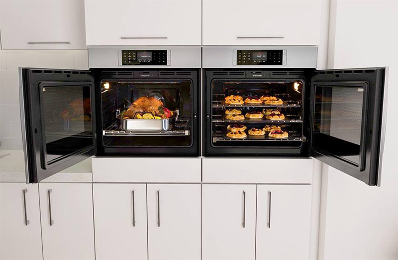 Porte à charnière de four